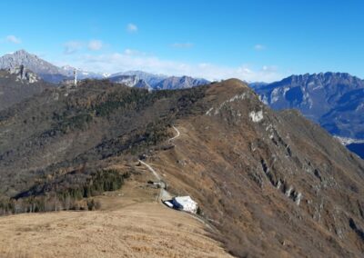 Escursione al Monte Cornizzolo e Rifugio SEC da Civate (Lecco)