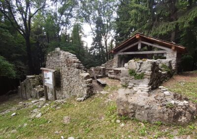 Escursione anello Monte Rai da Canzo Gajum