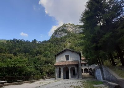 Escursione anello Monte Rai da Canzo Gajum