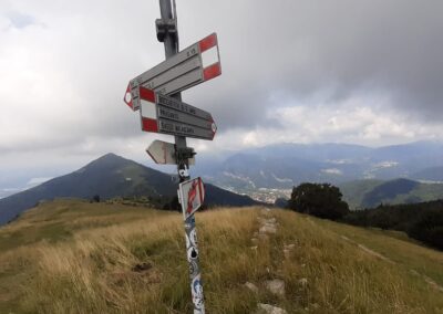 Escursione anello Monte Rai da Canzo Gajum