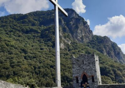 escursione castello innominato rifugio camposecco