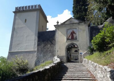 escursione castello innominato rifugio camposecco